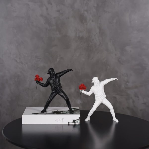 Flower Thrower Sculpture,Resin Statue for Home Decor, Modern Decorative Figurines for Living Room,Office Desk Bookshelf Decoration,Art Ornament Collection (Black) - Image 5